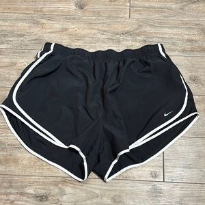 Nike Black Athletic Shorts Lightweight Design